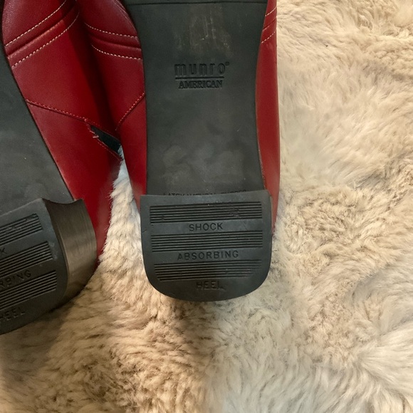 Munro Red Leather Mule Heels Size 9 Women's Slip On Comfort Shoes Rubber Sole - Picture 15 of 16